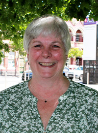 Dr Lyn Taylor