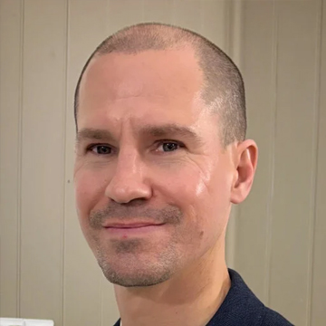  Associate Professor Steven Lewis